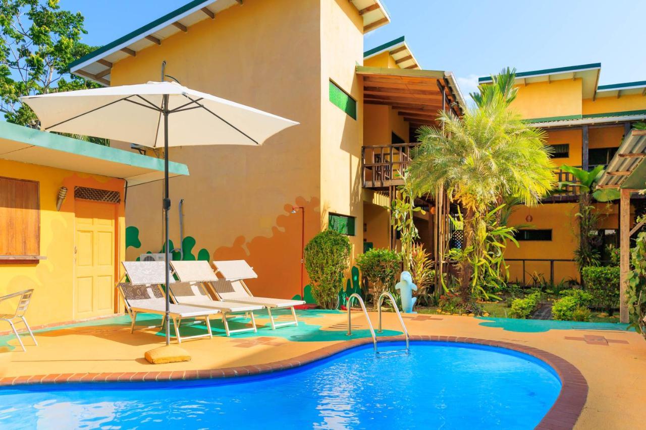 Hotel Boutique La Casa De Las Flores Cahuita Bagian luar foto