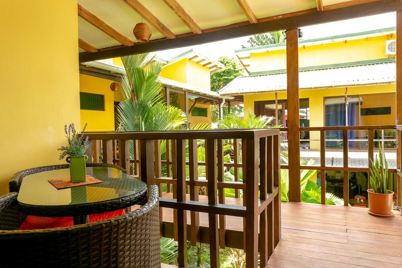 Hotel Boutique La Casa De Las Flores Cahuita Bagian luar foto